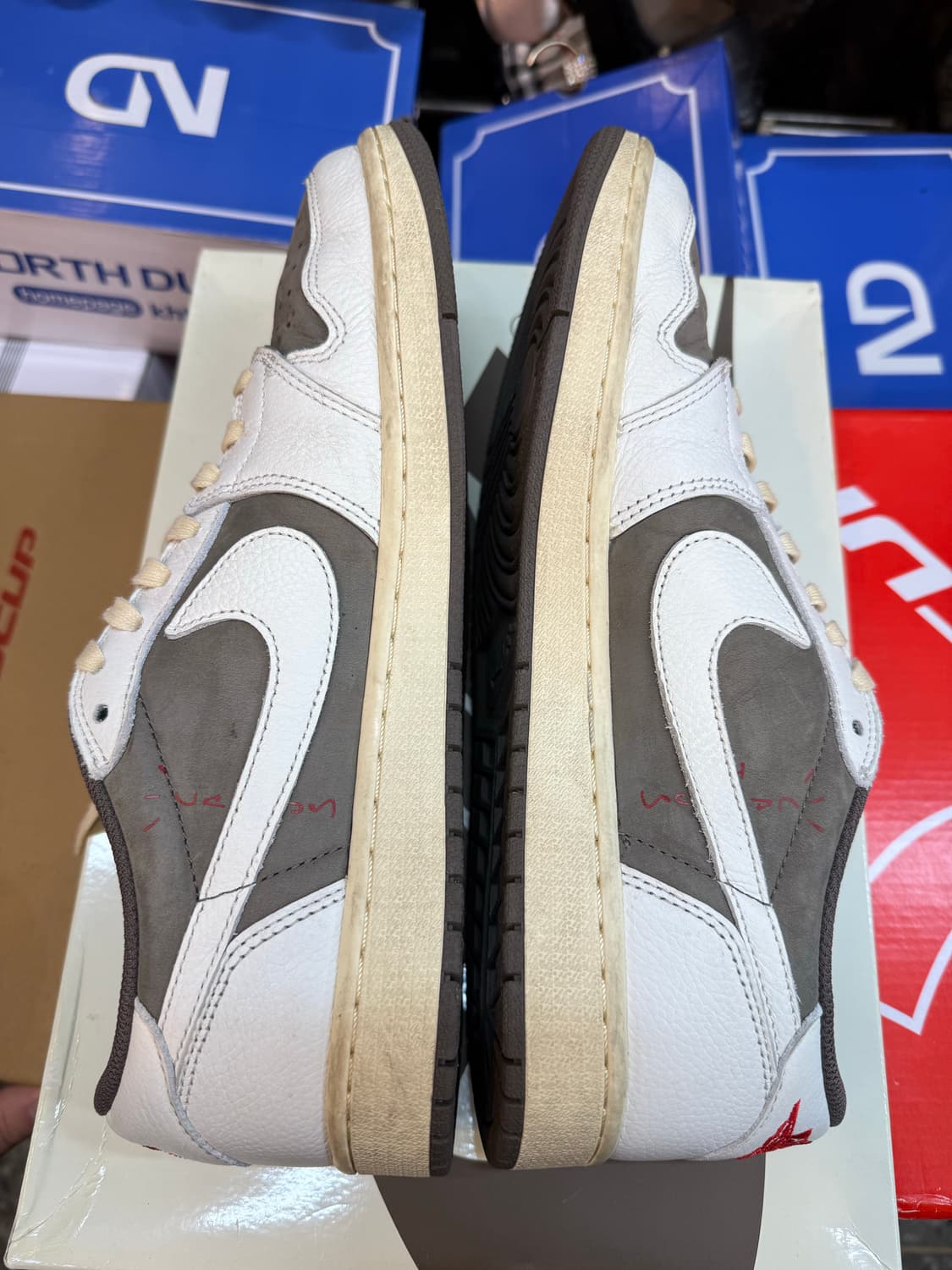 290 나이키 조던1 로우 OG 트래비스 스캇 리버스모카 상품이미지3