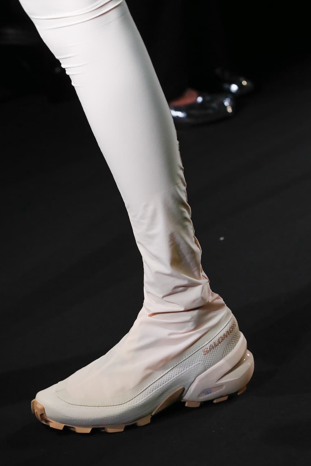 (W)MM6 마르지엘라 X 살로몬 크로스 웨이더 니삭스 부츠 바닐라 크림 상품이미지1