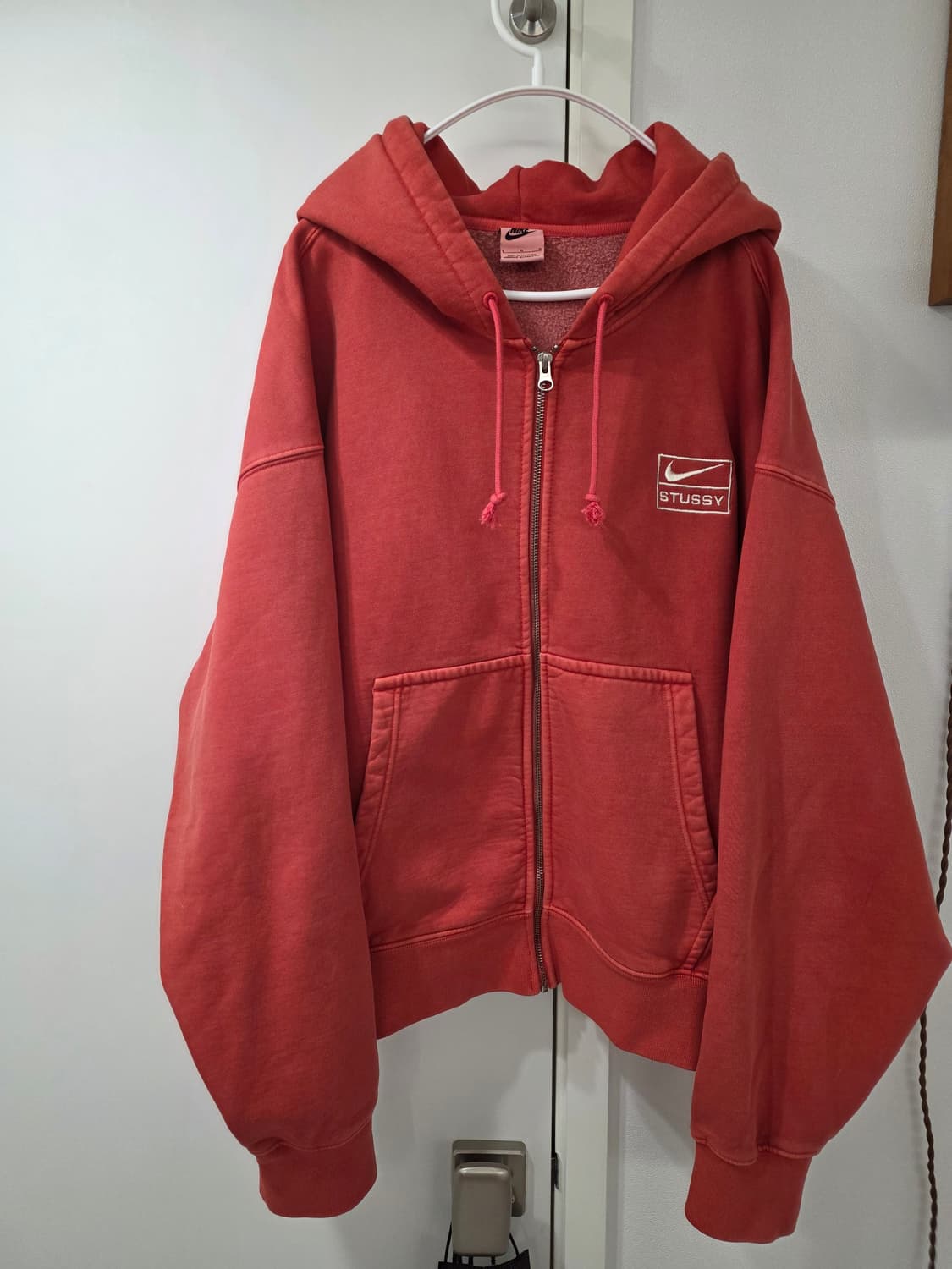 나이키 x 스투시 풀 집 피그먼트 다이드 플리스 후드 하바네로 레드 L 상품이미지1