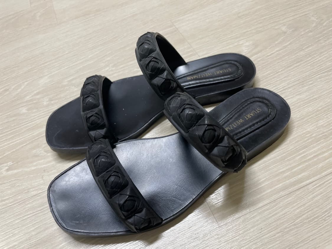 STUART WEITZMAN 블랙 샌들 상품이미지2