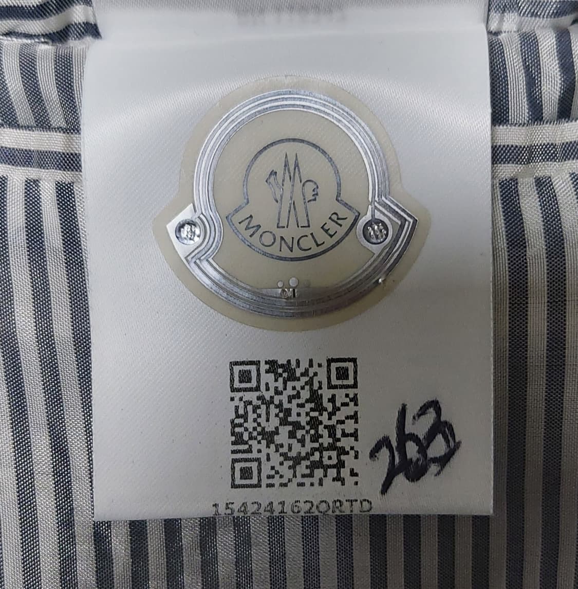 몽클레어 감마블루 금장 남성 퀼팅 구스다운 패딩 자켓 (2사이즈) 상품이미지6