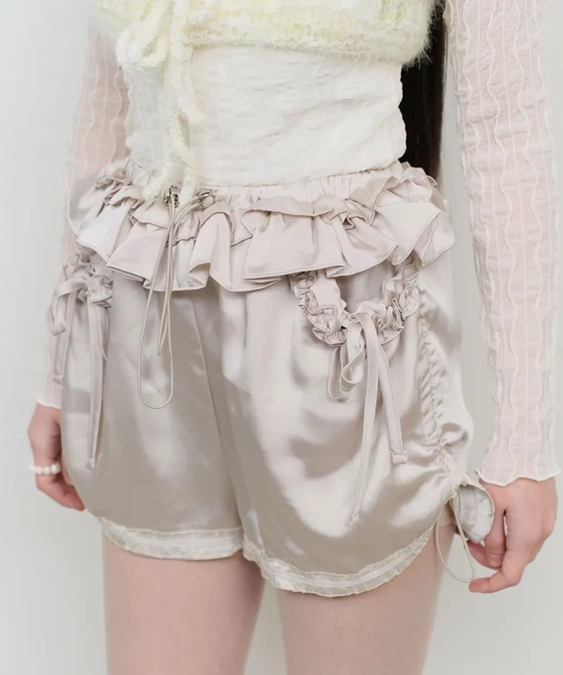 타입서비스 반바지 Shiny Ruffled Shorts [Gray] 상품이미지1