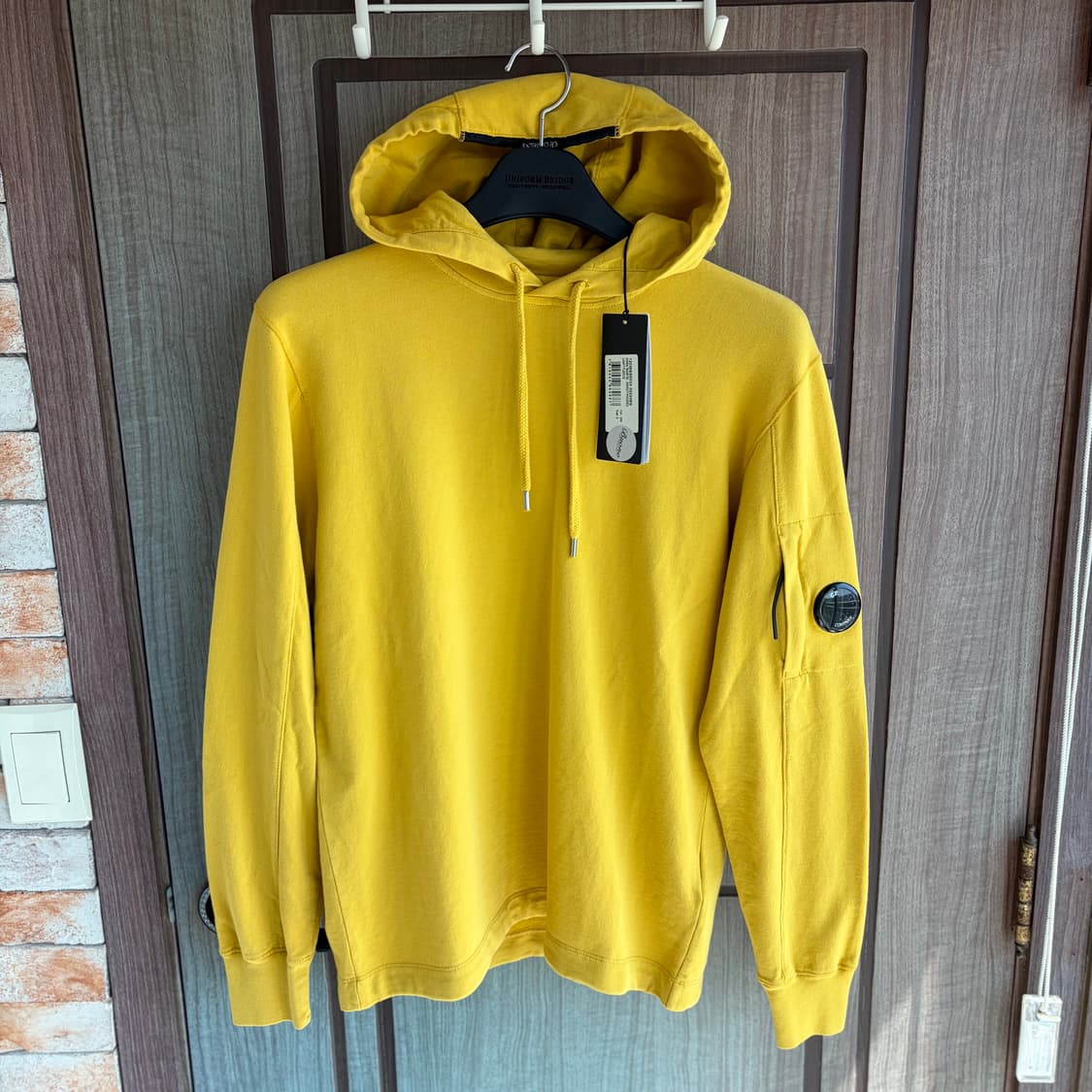 새상품(S)씨피컴퍼니 CP컴퍼니 렌즈 와펜 후드티셔츠 머스타드 상품이미지2