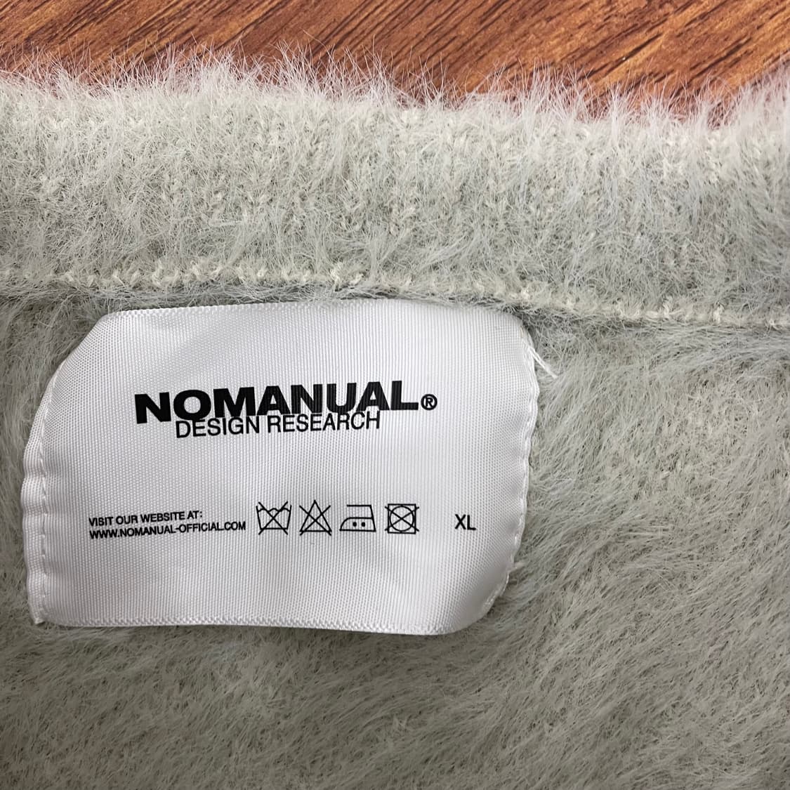 노매뉴얼 헤어리 크롭 니트 상품이미지3