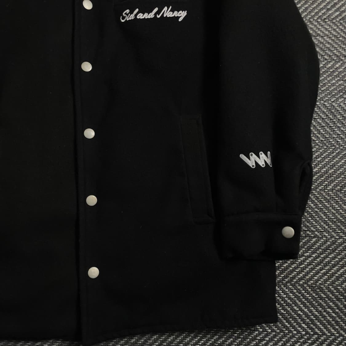 WVUR 스몰로고 빈티지 블랙 누빔 바시티 자켓y 4242 상품이미지3