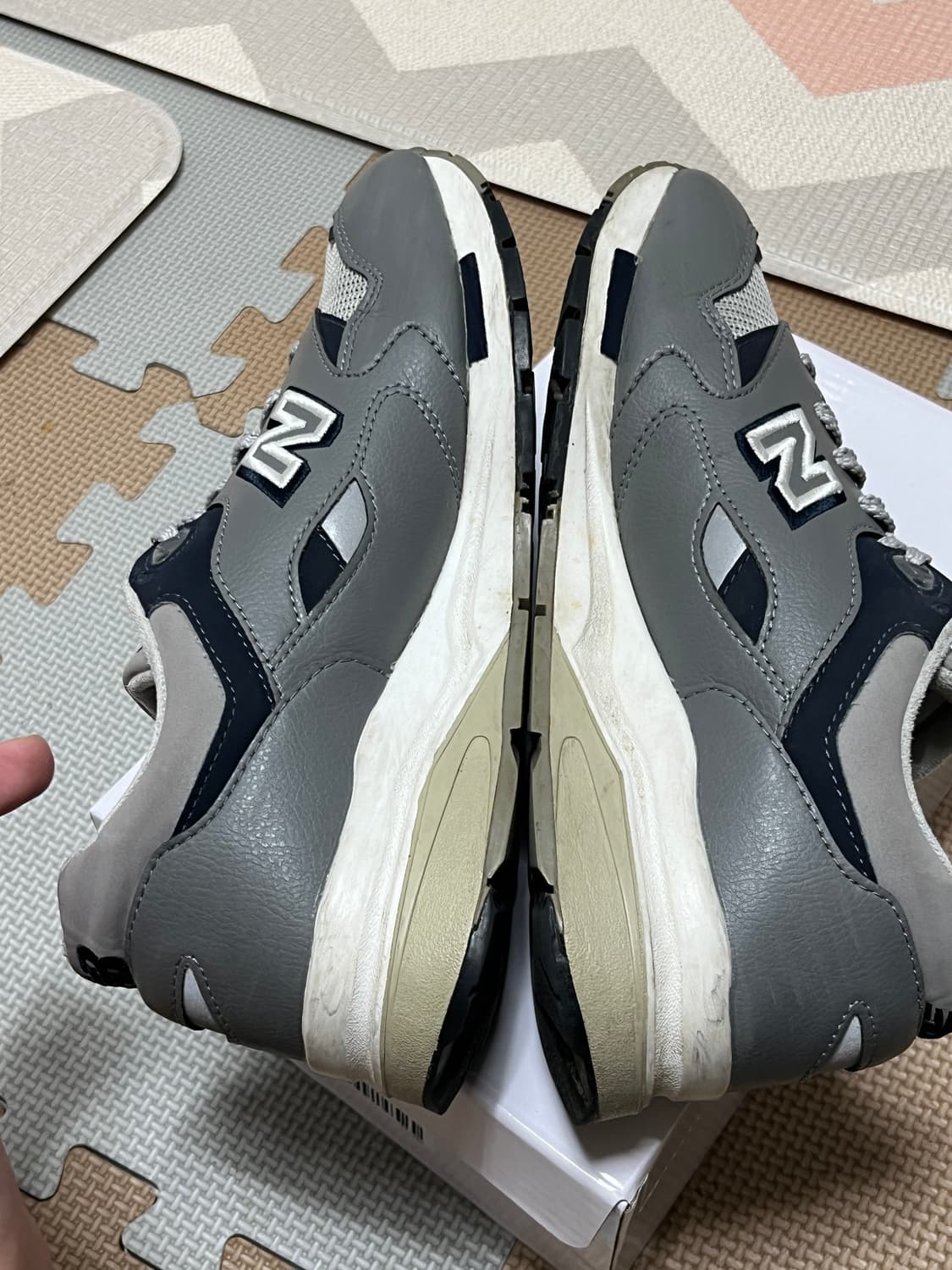 뉴발란스 1600 신발 스니커즈 260 상품이미지3