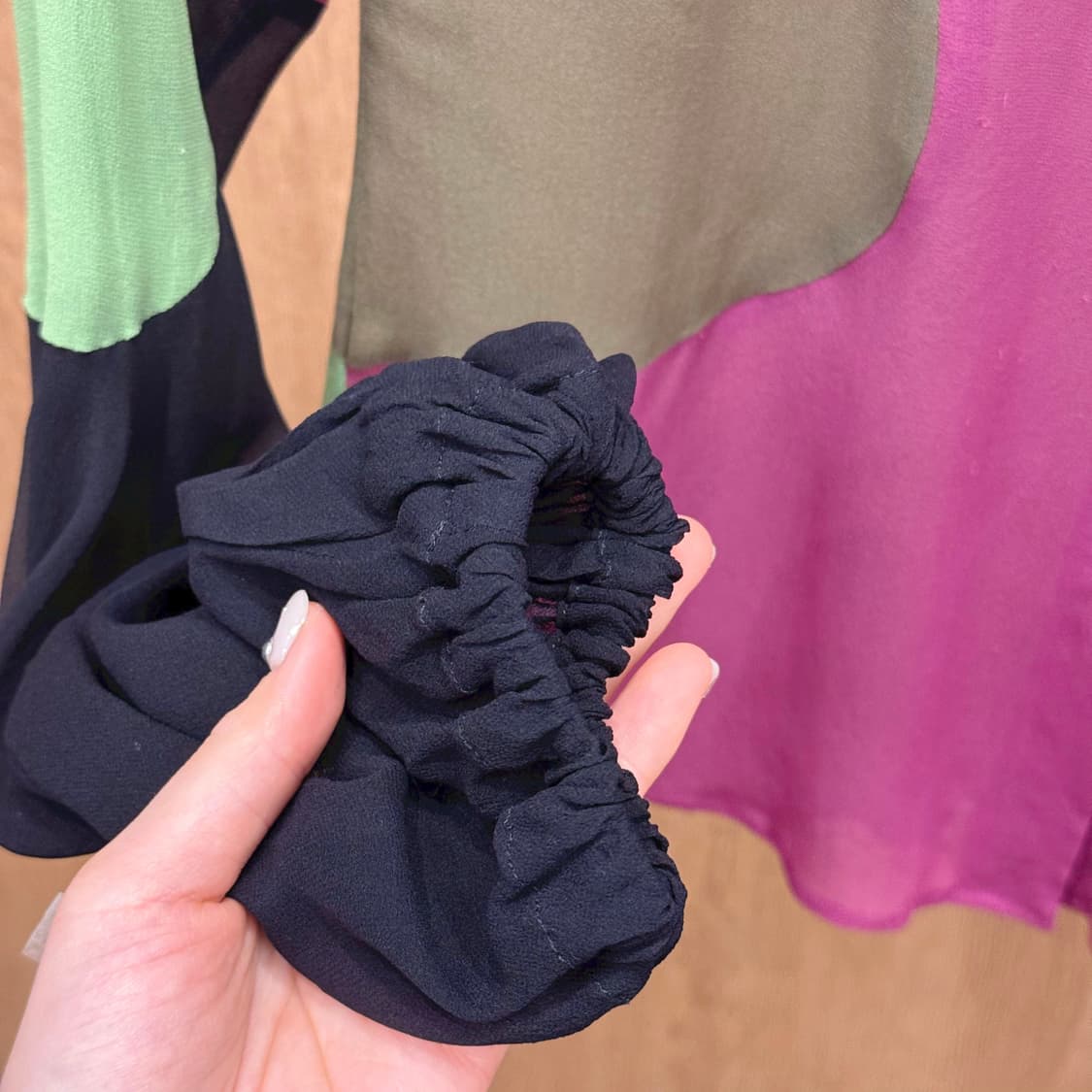 폴스미스 실크 블라우스 시스루 긴팔 셔츠 소매 퍼프 디테일 컬러 블록 상품이미지6