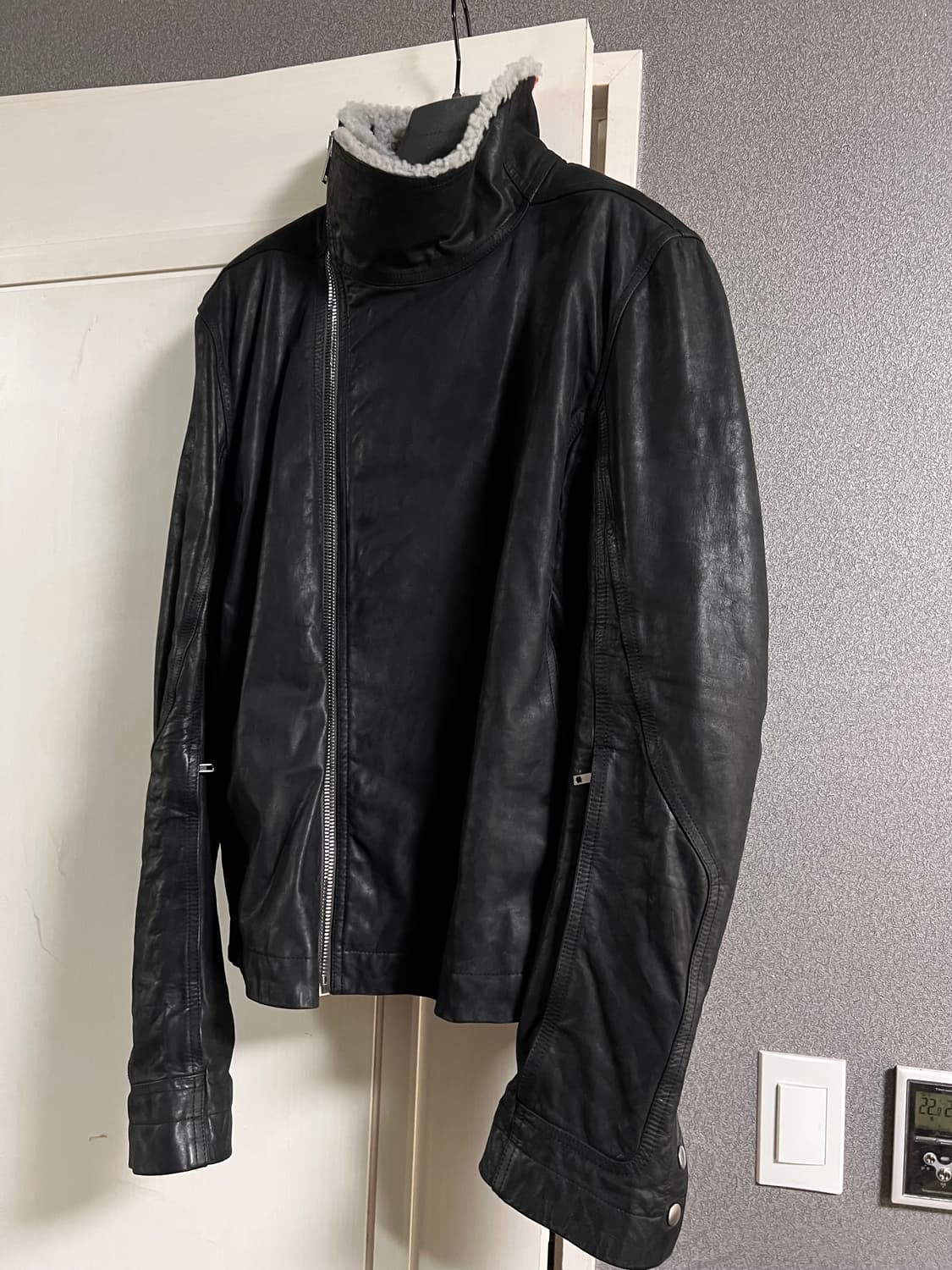 [52] 릭오웬스 22fw 바우하우스 지브라 시어링 레더 자켓 상품이미지4