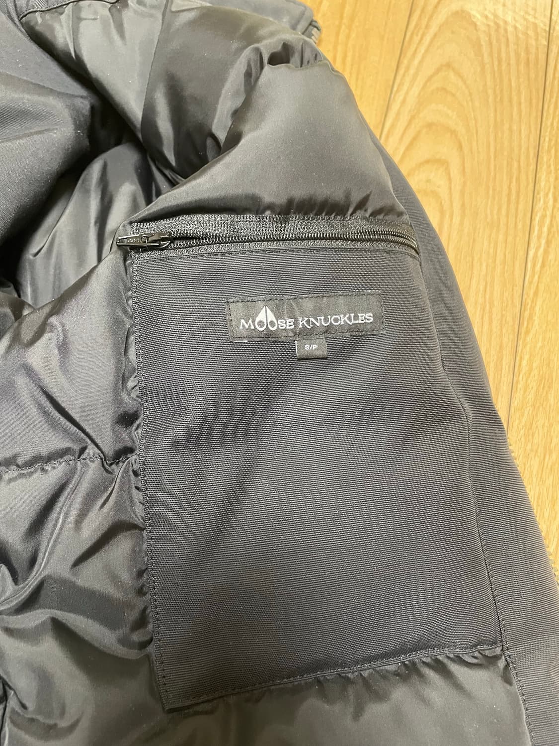 무스너클 발리스틱 패딩 s사이즈 팝니다 상품이미지6