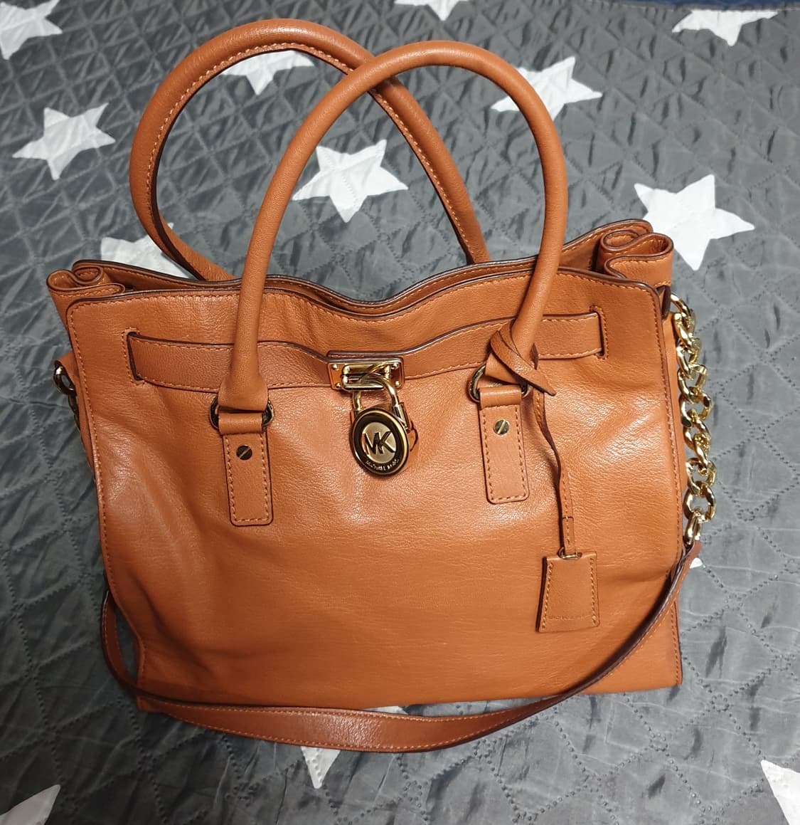 마이클코어스 금장 가죽 헤밀턴 사첼 백 브라운 상품이미지1