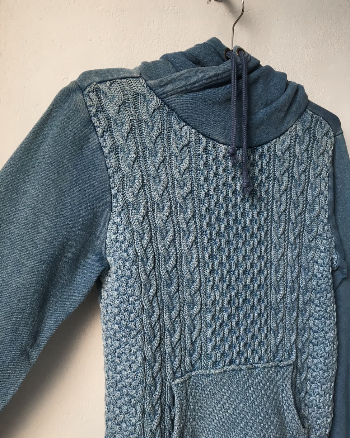 Neck line point cable knit hood 상품이미지5