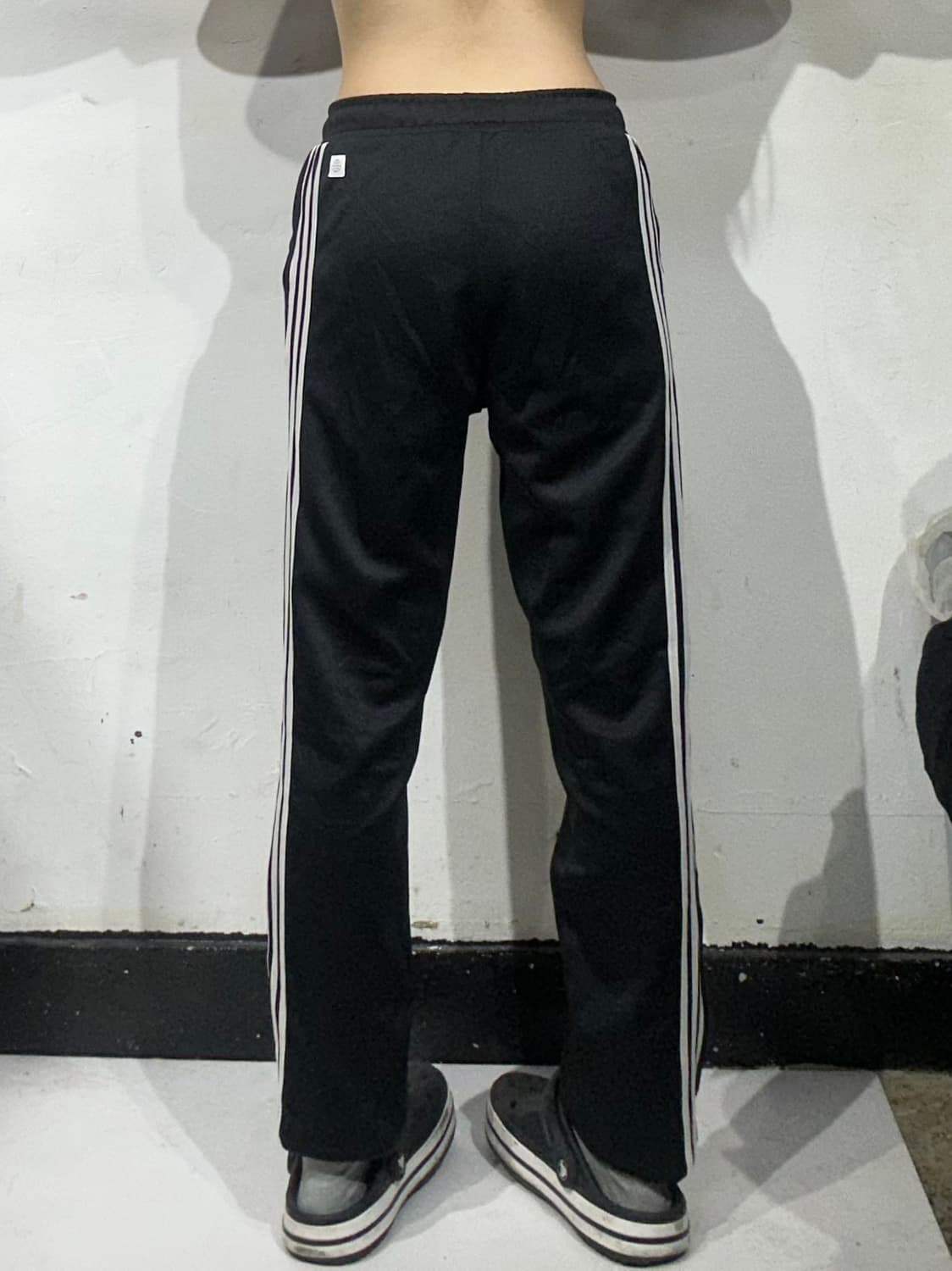 아디다스 블랙 화이트 삼선 트레이닝 팬츠 상품이미지3