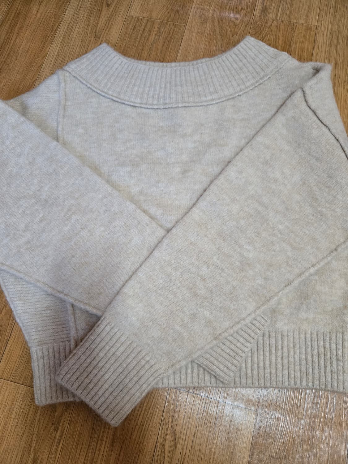 마뗑킴 오프숄더 베이지 니트 상품이미지7