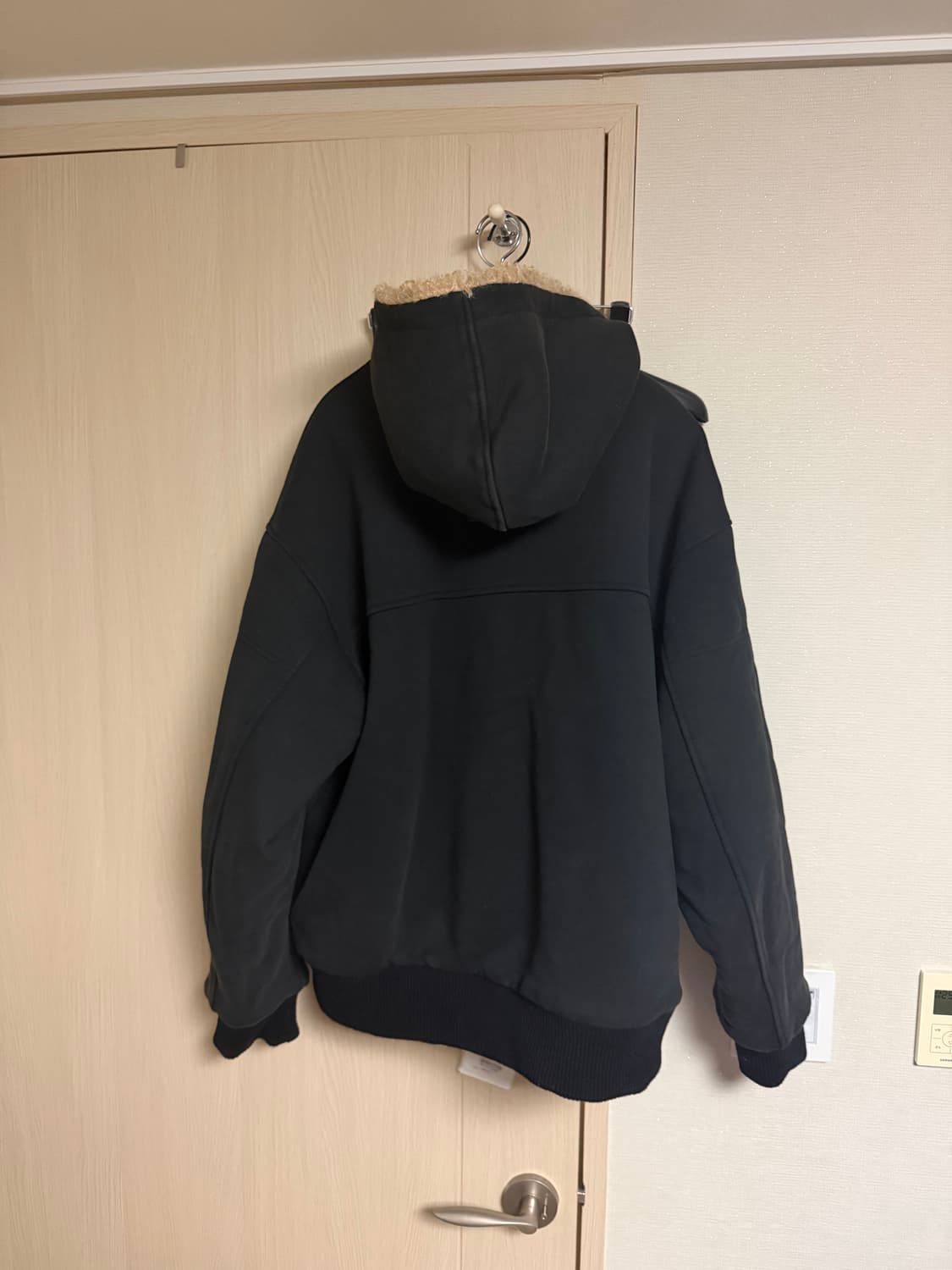 솔리드옴므 24fw 리버시블 부클 무스탕 점퍼 상품이미지4