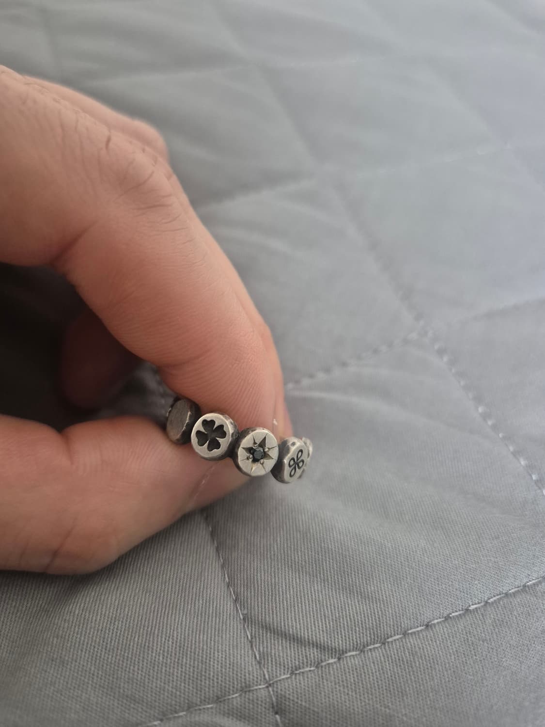 그레이노이즈 클로버 인그레이빙 링 SBK (925실버) 상품이미지4