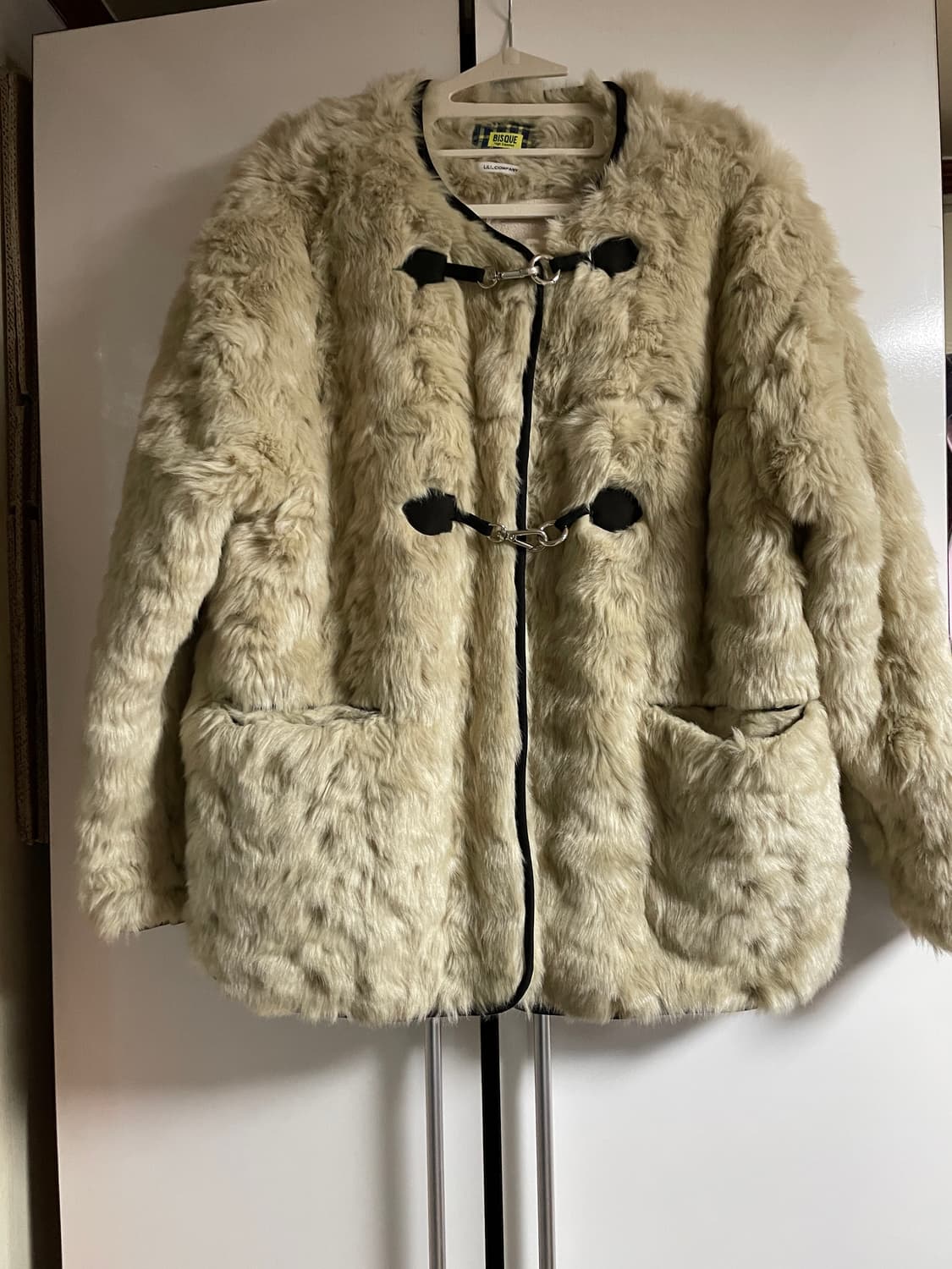 리리컴퍼니 토글 퍼자켓 베이지 새제품 상품이미지1