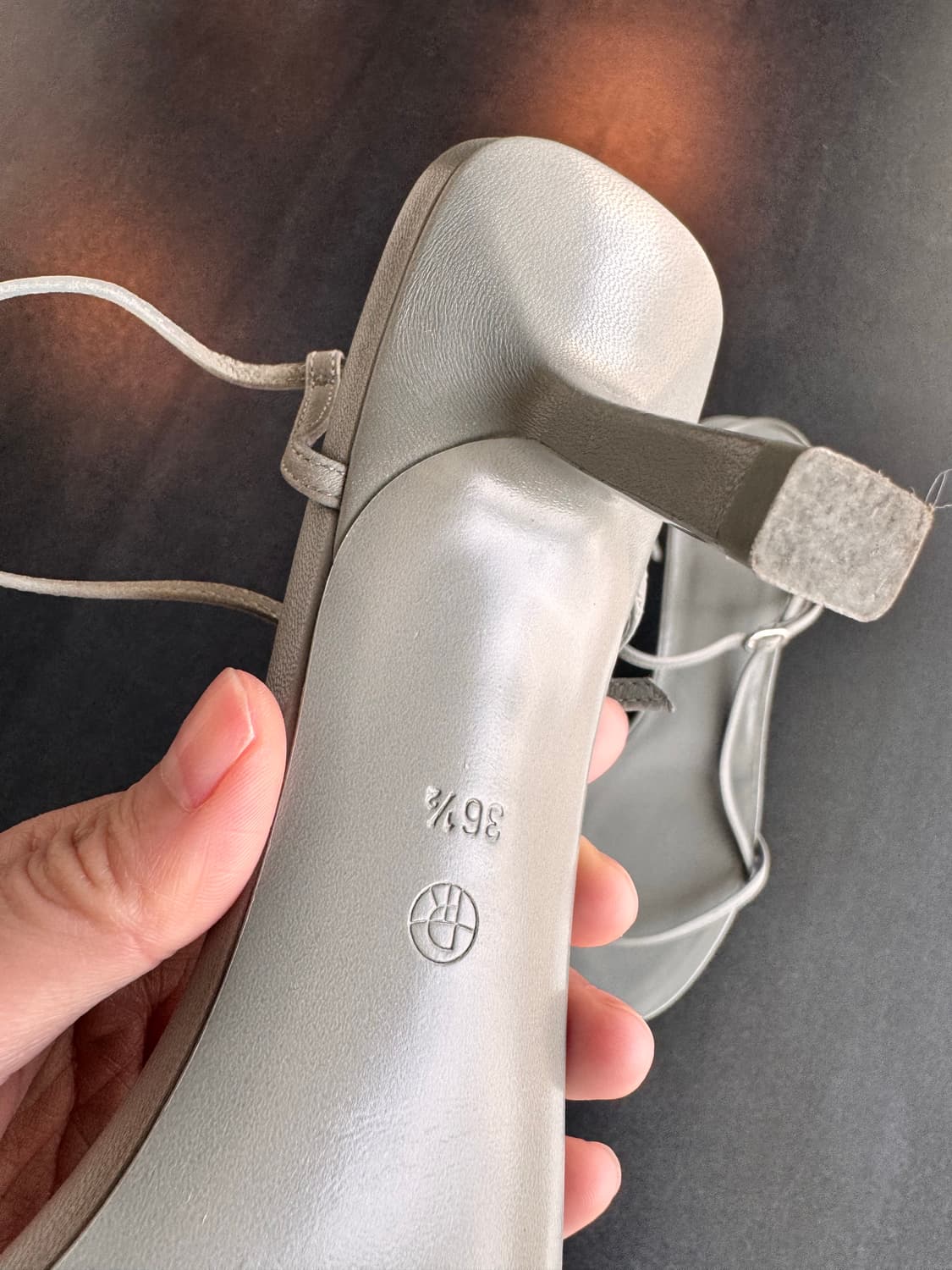 더 로우 Bare Leather Sandals (Sage grey) 상품이미지5