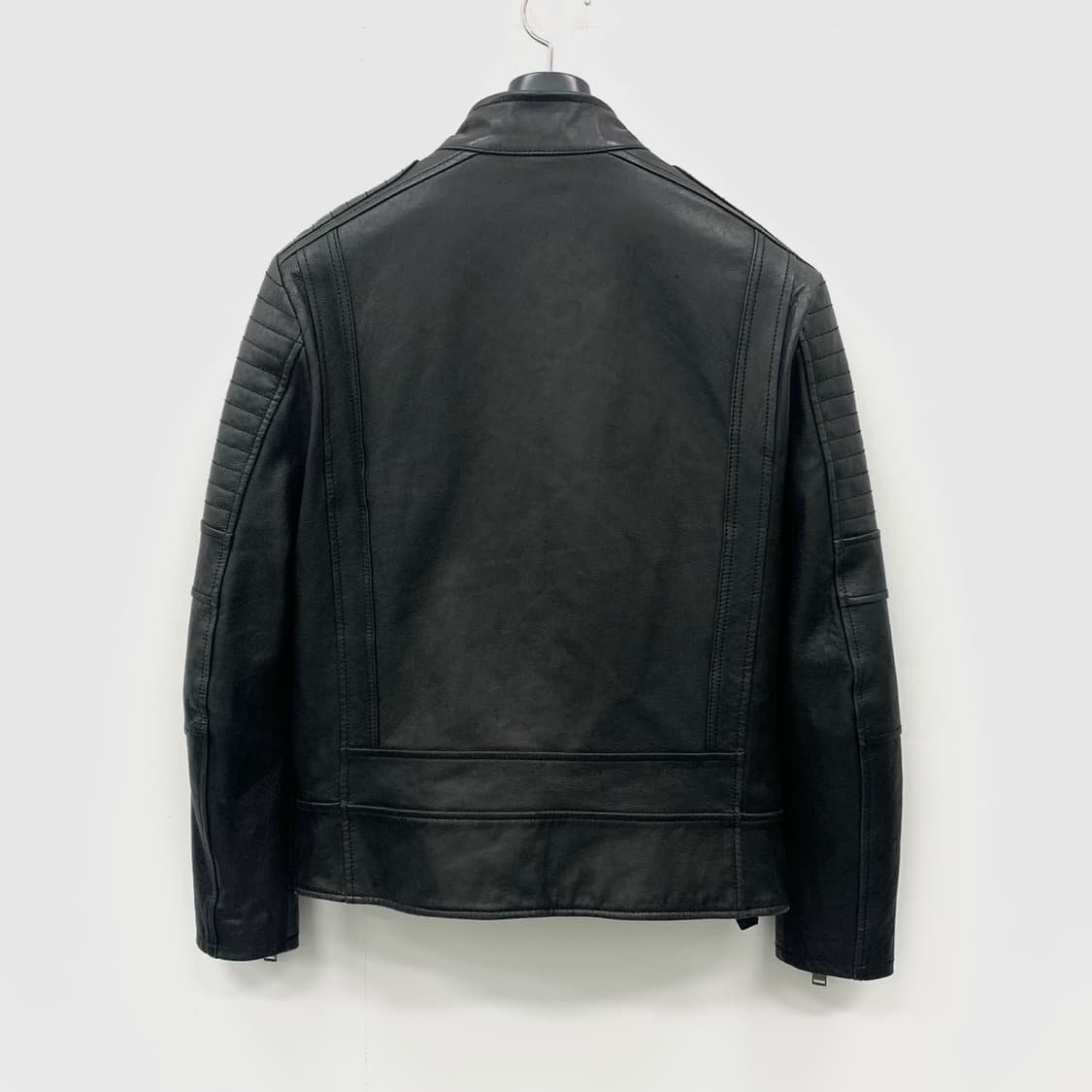 양가죽 퀄팅 디테일 스탠 칼라 바이커 자켓 상품이미지6