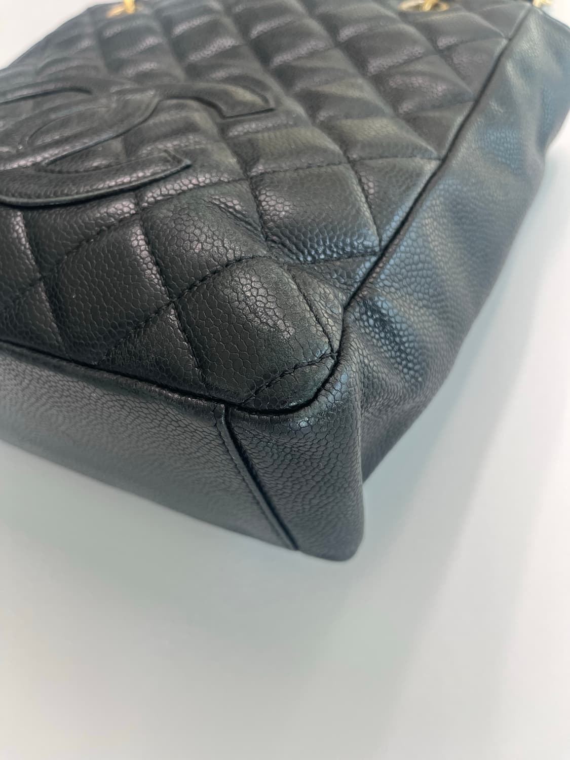 샤넬 그랜드샤핑 쁘띠 블랙 금장 상품이미지4