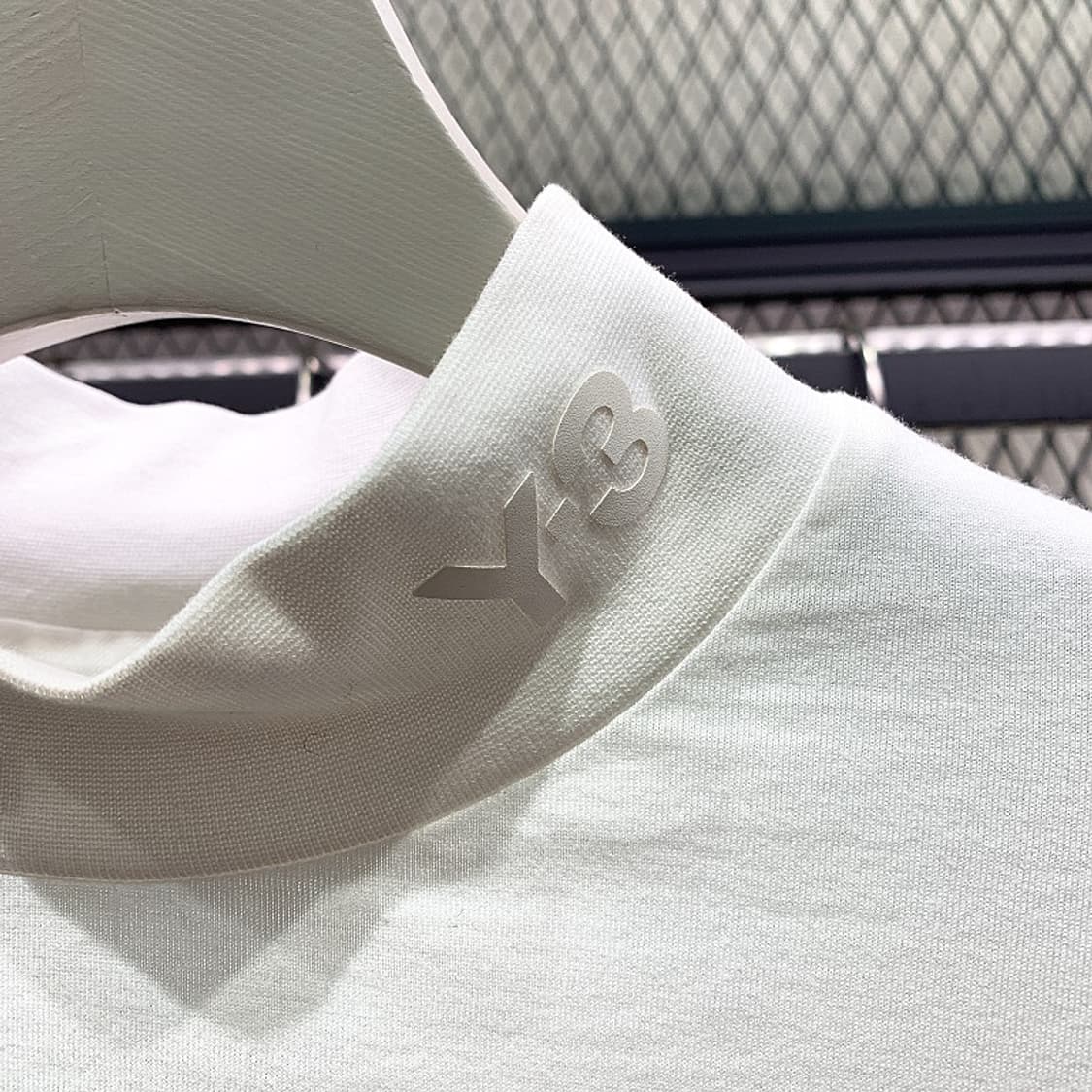 Y-3 남성 화이트 모크넥 로고 화이트 롱 슬리브 상품이미지3