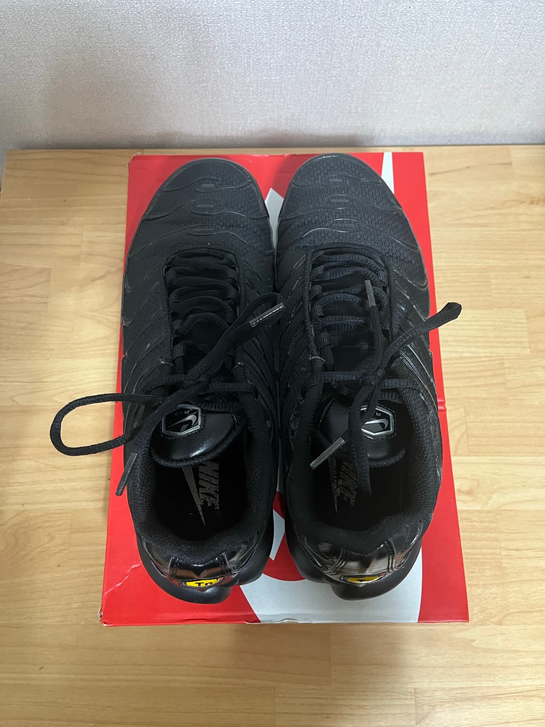 나이키 에어맥스 플러스 트리플블랙 상품이미지6