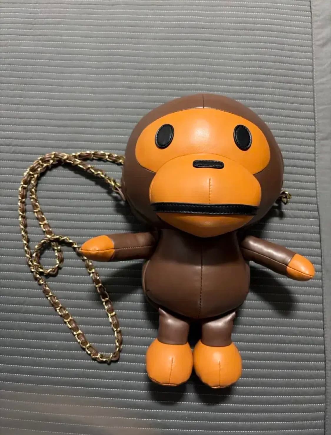 베이프 마일로 플러시 돌체인 크로스백 팝니다. 상품이미지1