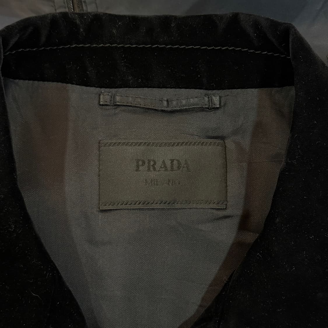 [리오브] 프라다 벨벳 코튼 블루종 자켓 상품이미지4