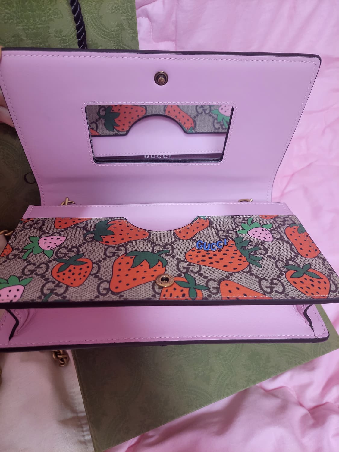 정품)급처미사용새상품!구찌 스트로베리 딸기 WOC거울핑크공주가방 크로스백 상품이미지5