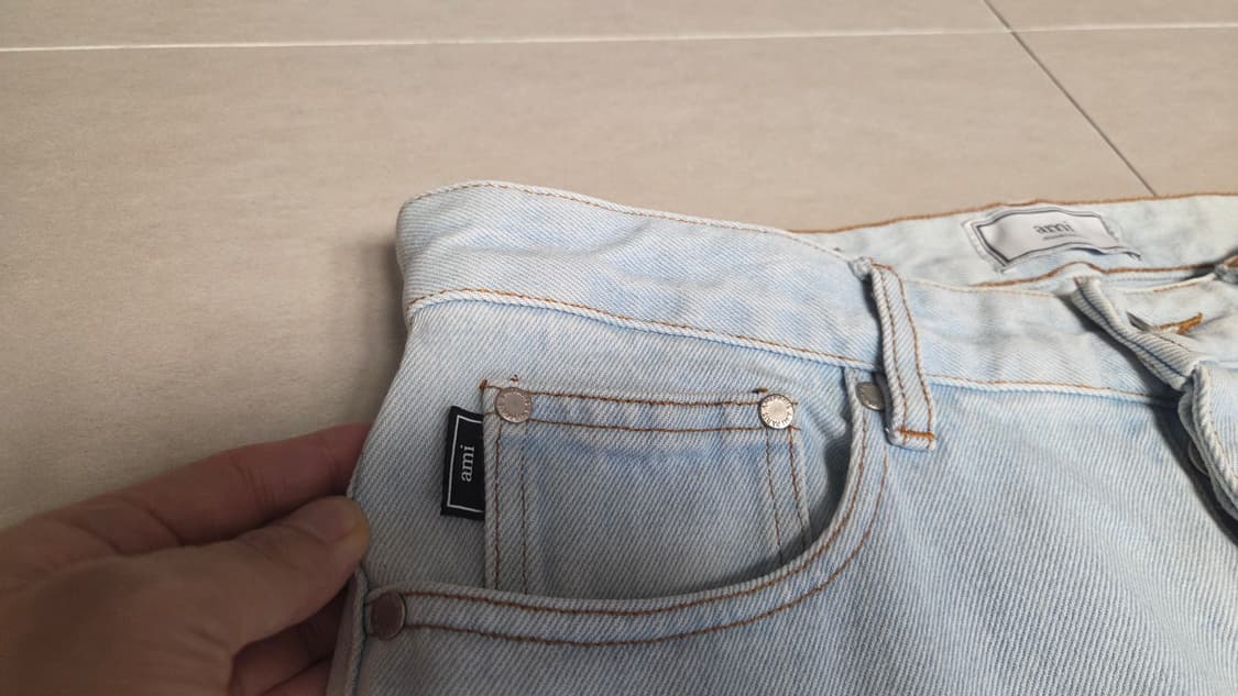 AMI 아미 캐롯핏 5포켓 워시드 연청 데님진  상품이미지4