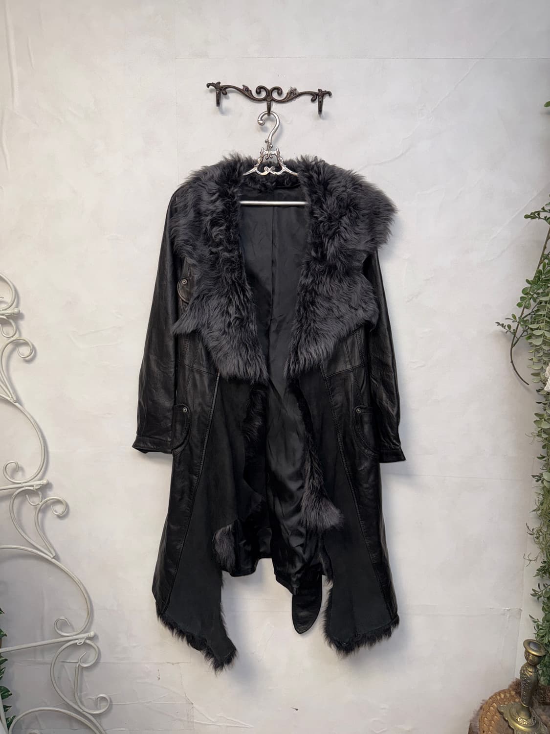 Black lamb skin lamb fur belted coat 상품이미지1