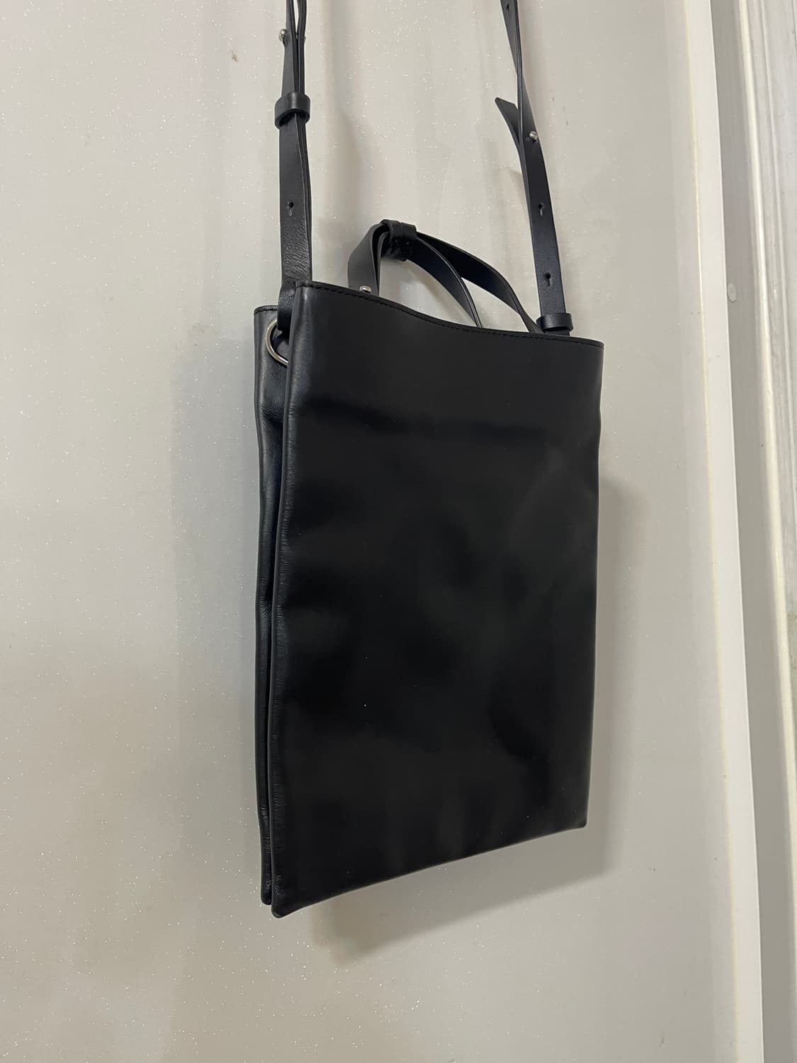 코스 가죽 크로스백 사코슈 상품이미지4