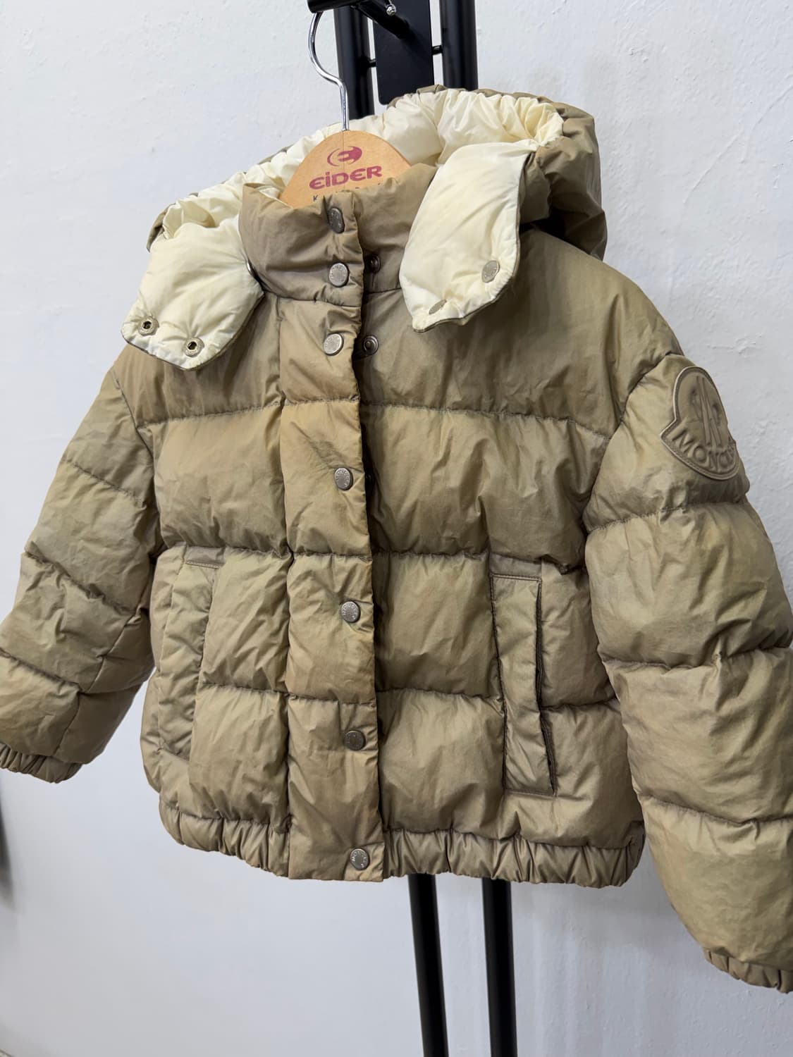 정품) 몽클레어 21ss DAOS 키즈 패딩 4Y 상품이미지3