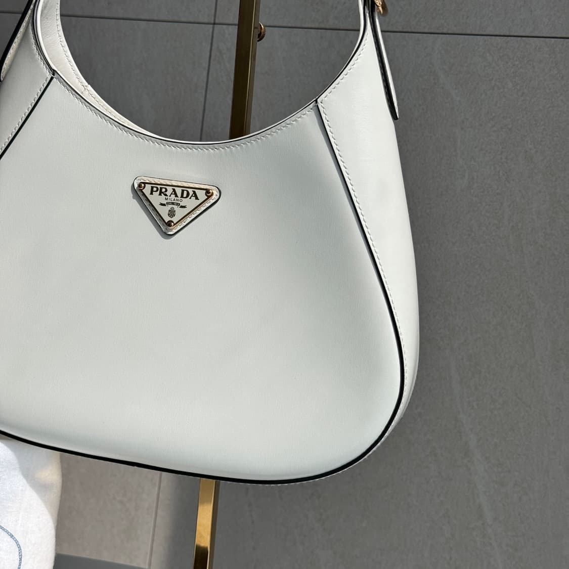 [새상품/풀구성] 프라다 클레오 가죽 숄더백 상품이미지7