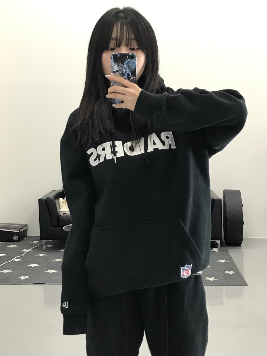 뉴에라 로고 블랙 후드 상품이미지2