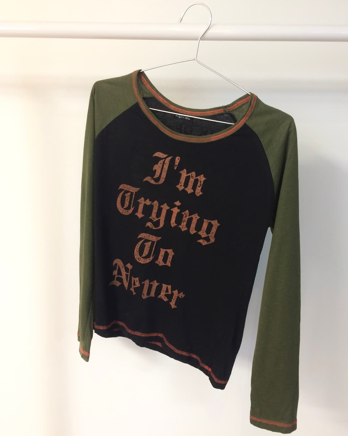 Raglan Y2K Lettering Top 상품이미지1