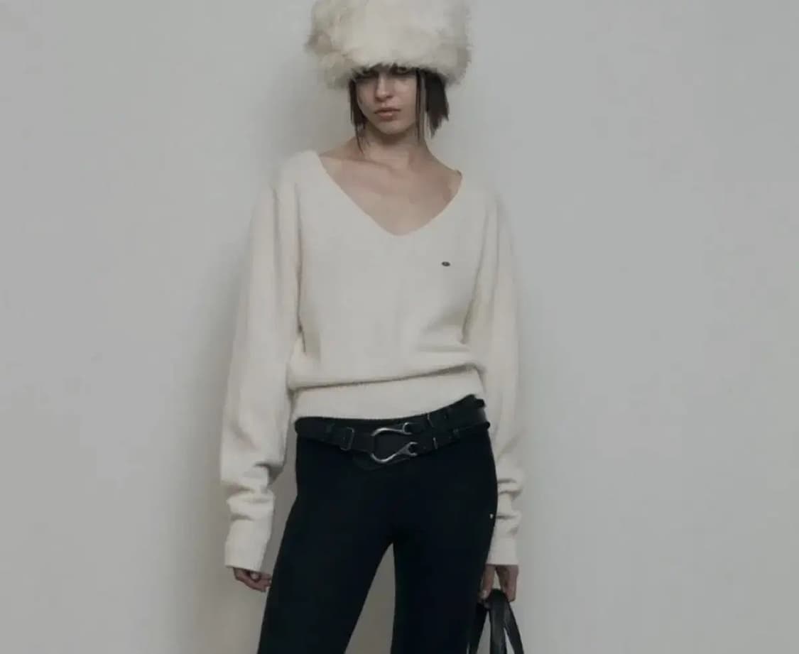 보헤미안서울 LOOSE FIT V-NECK WOOL KNIT 니트 상품이미지1