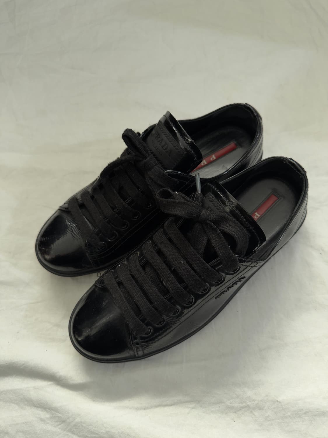 프라다스포츠 페이턴트레더 플랫스니커즈 상품이미지2