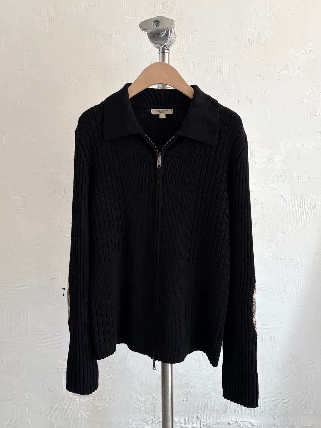 Burberry 버버리 블랙 노바체크 패치 니트 집업 상품이미지1