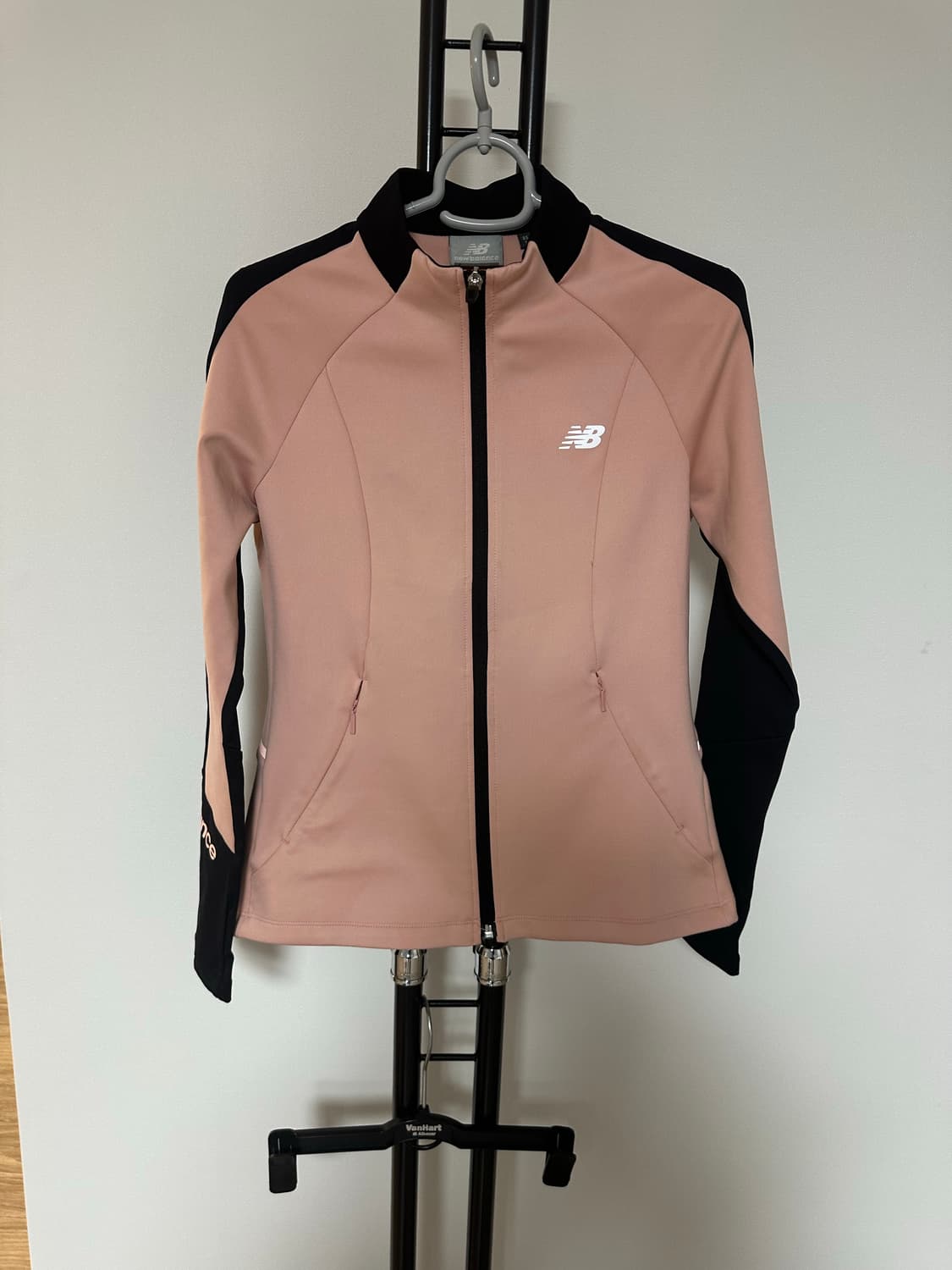 뉴발란스 여성 어반트랙 트레이닝 집업+레깅스 -S사이즈 상품이미지5