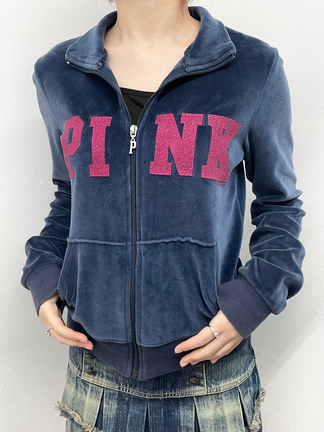 PINK 네이비 벨벳 로고 글리터 집업 상품이미지8