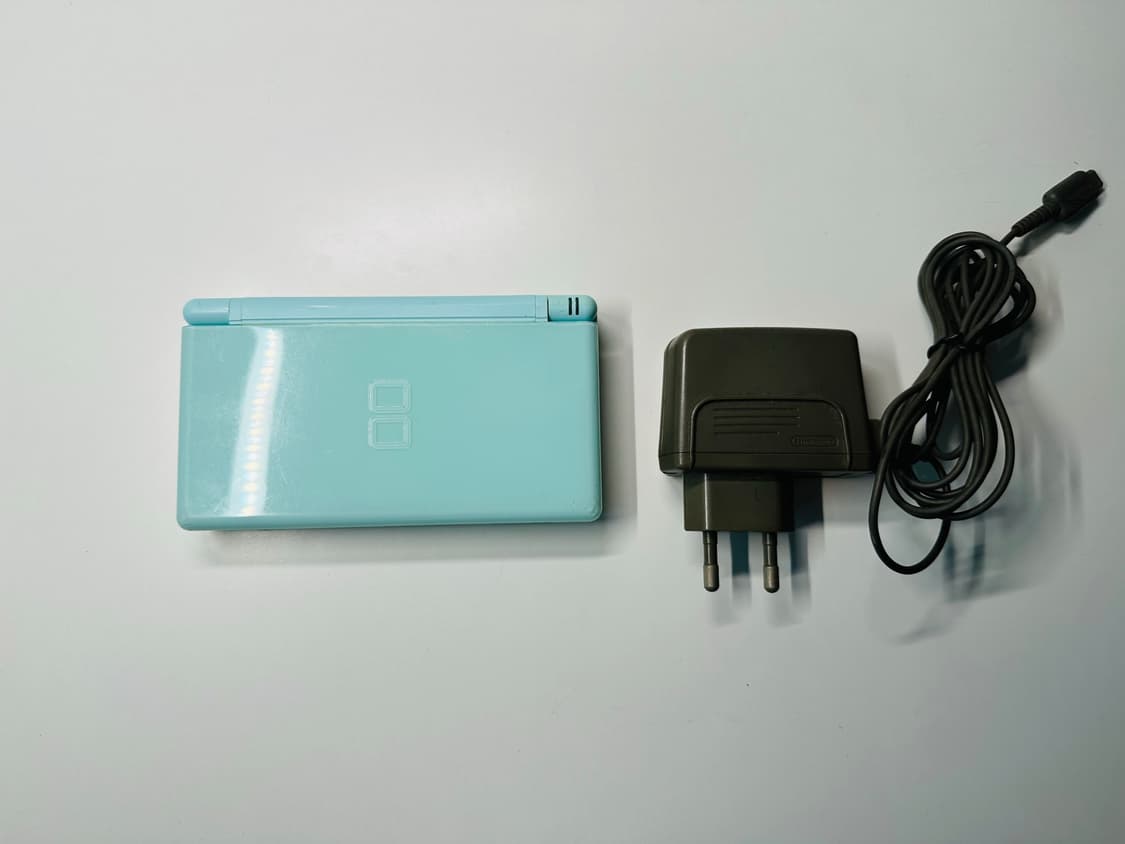 닌텐도 DS Lite DSL 아이스블루 일판 + 정품충전기 판매(3DS) 상품이미지1