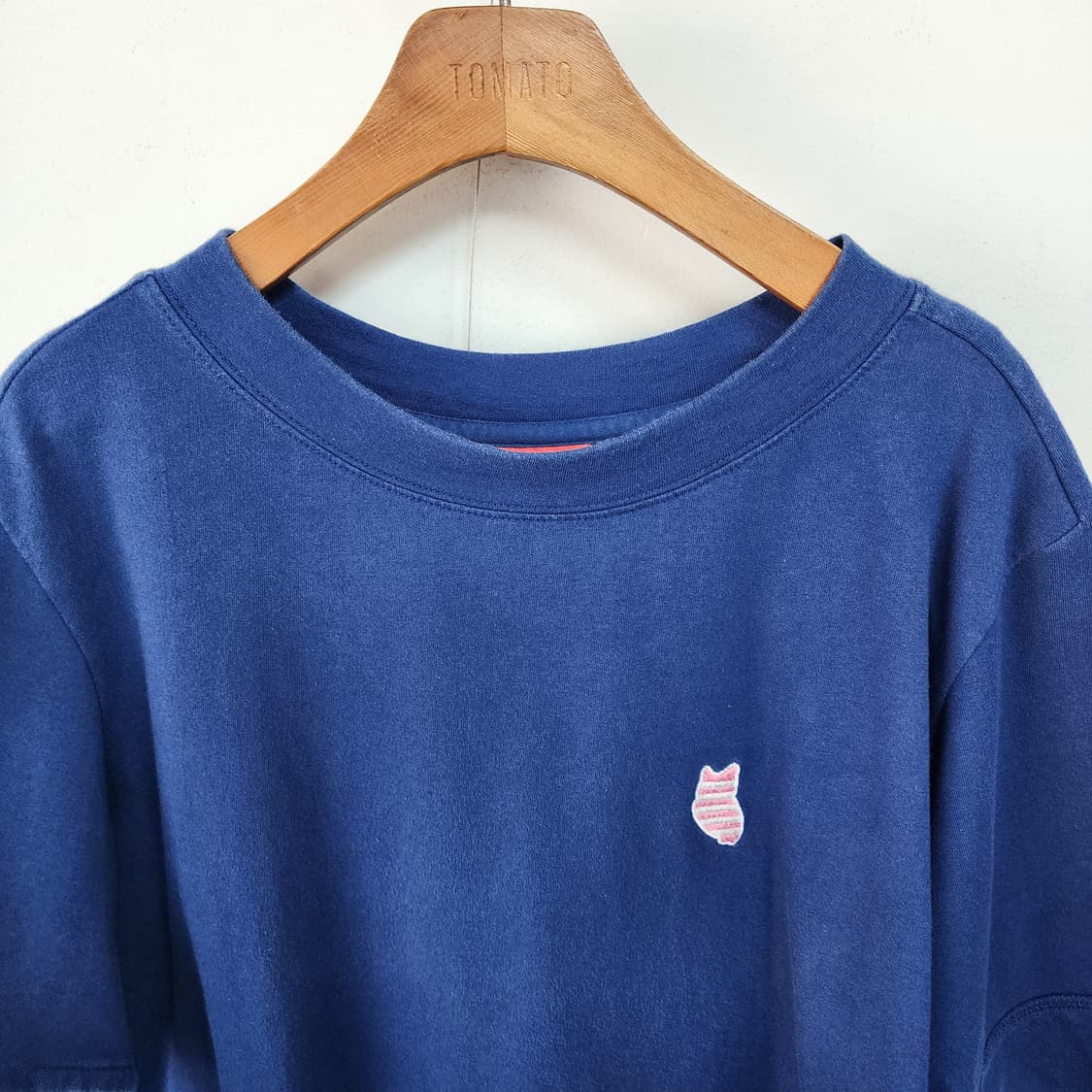 럭키슈에뜨 고양이 자수 반팔 티셔츠 상품이미지3