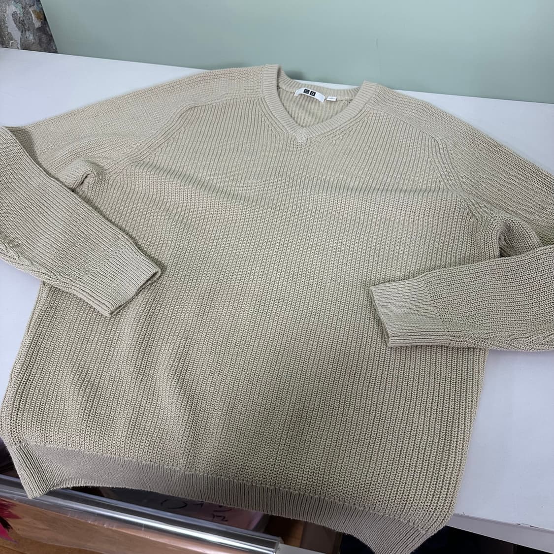 우먼L 유니클로U 라이트베이지 브이넥 면니트 상품이미지4