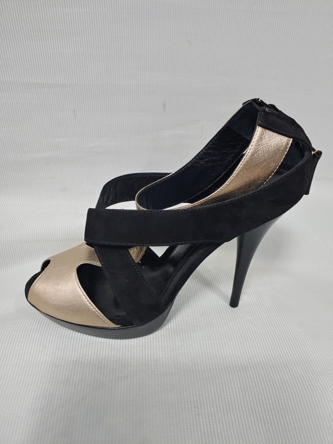 펜디 블랙/골드 오픈토 하이힐 샌들 EU40 상품이미지2