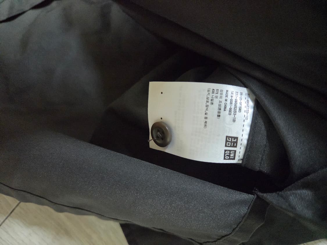 유니클로 유틸리티 오버셔츠 팝니다. 상품이미지2