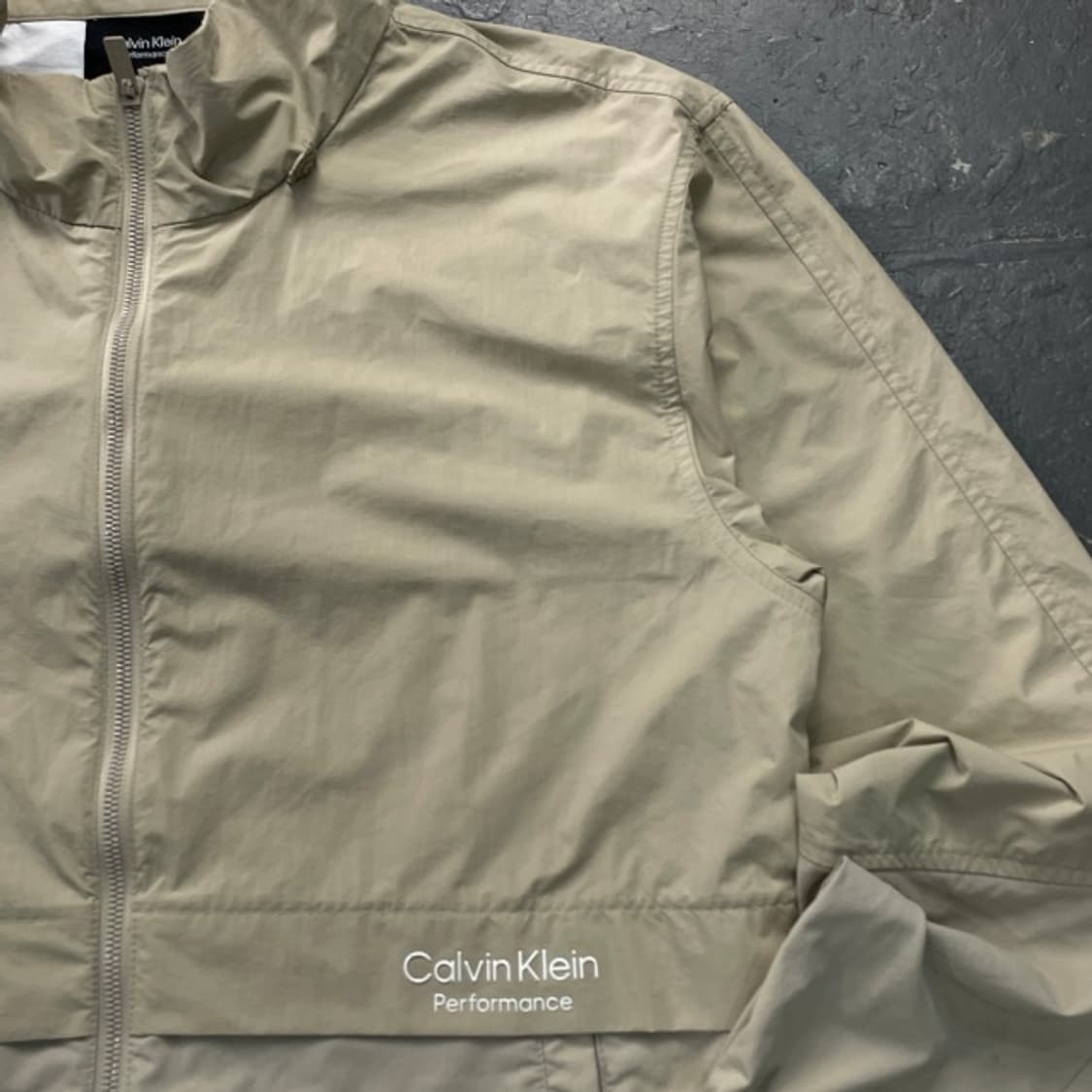 100 캘빈클라인 퍼포먼스 바람막이 상품이미지2