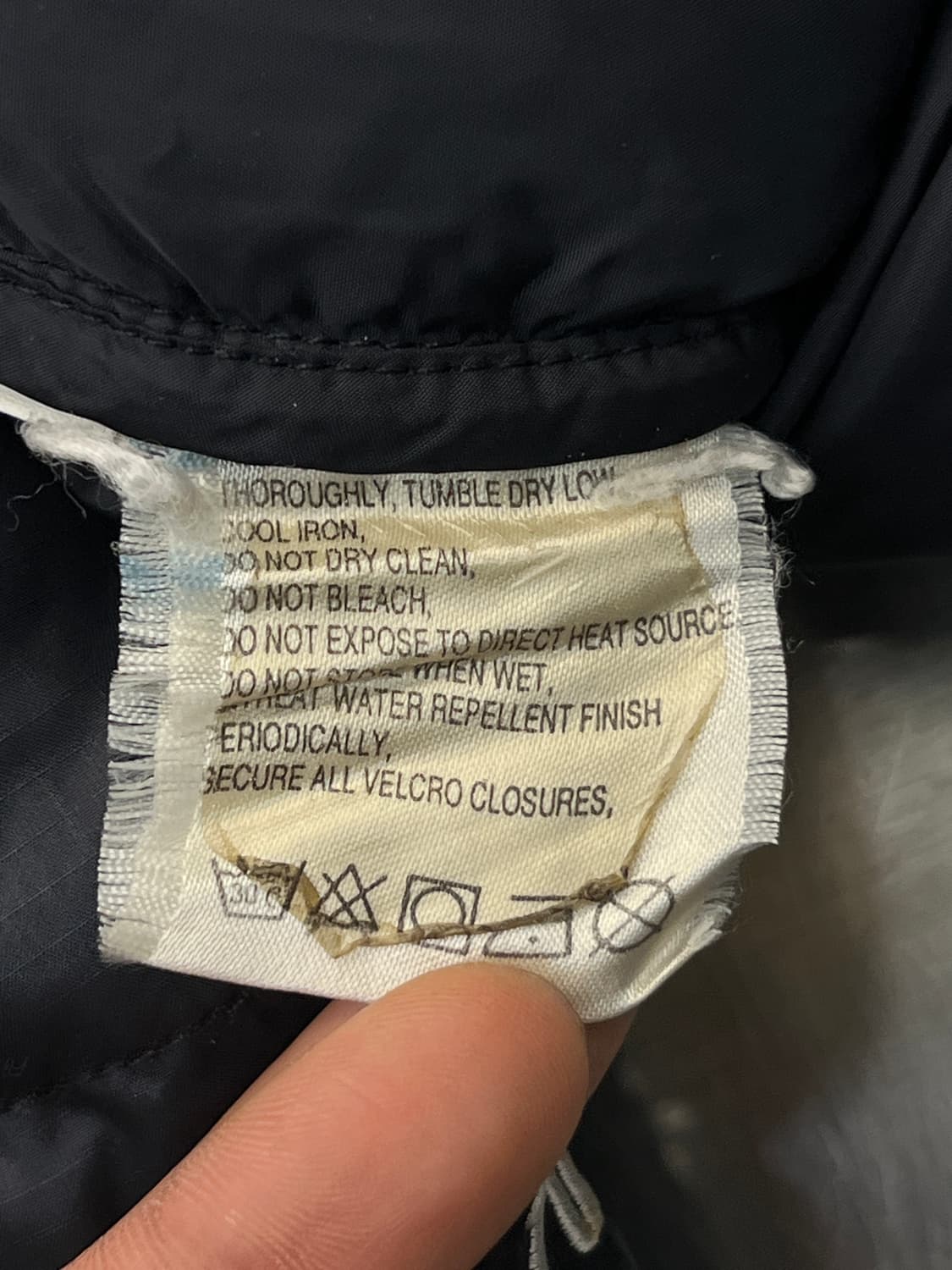 노스페이스 700 블랙 눕시 패딩 상품이미지7