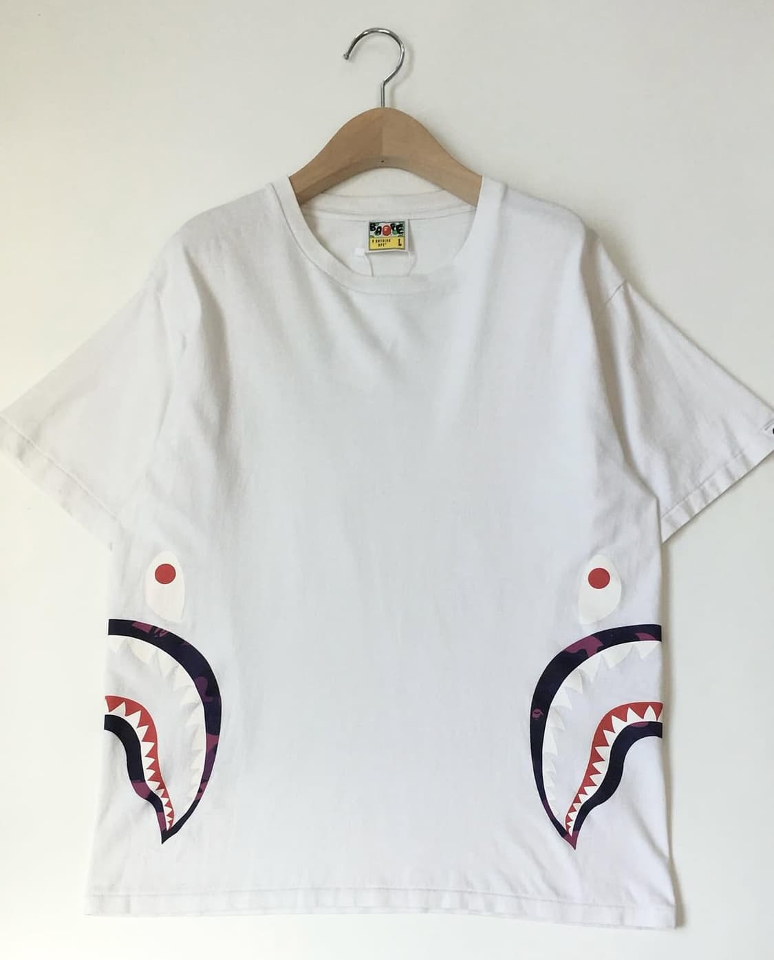 Bape 베이프 화이트 사이드 샤크 티셔츠 상품이미지2