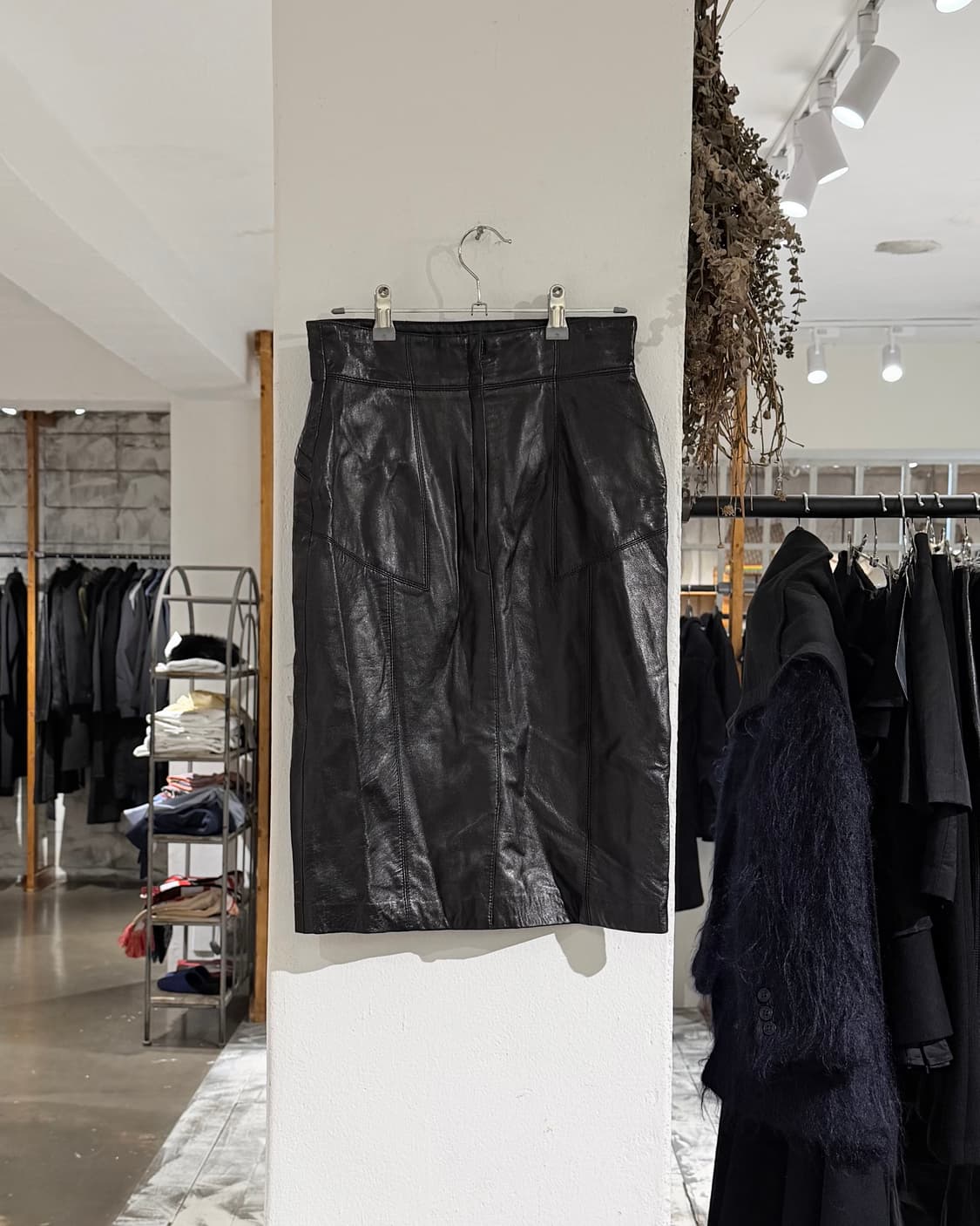 에스카다 블랙 레더 골드 지퍼 펜슬 스커트 상품이미지4