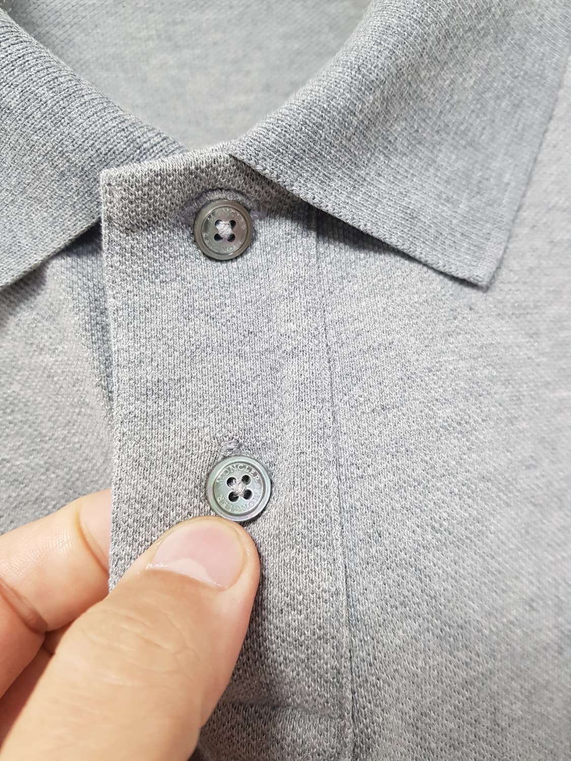 [m/남95/정품] 몽클레어 폴로티 그레이 상품이미지5